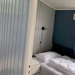 6 Person In 린다스
