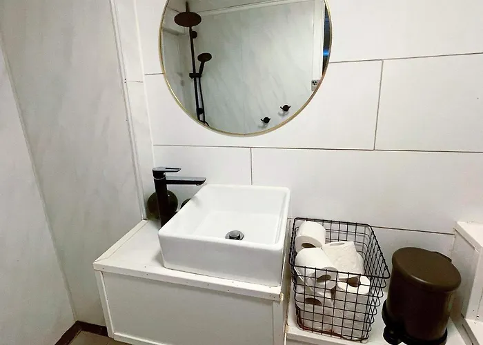 6 Person In Casa de Férias Lindås